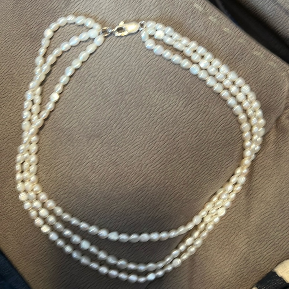 Vintage 3 strand string of pearls, probably dating to 1970’s,sterling silver cla